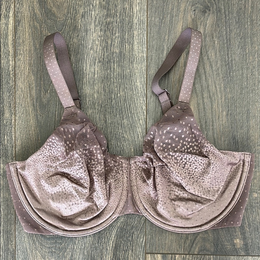SOLD…NWOT Wacoal Back Appeal Seamless Bra 855303